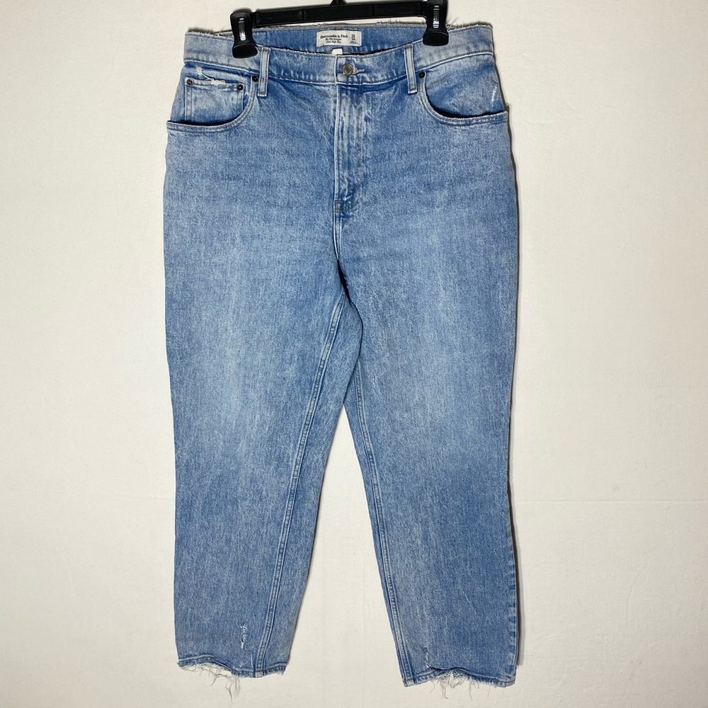 Abercrombie & Fitch The 90s Straight Ultra High Rise Curve Love Jeans 32